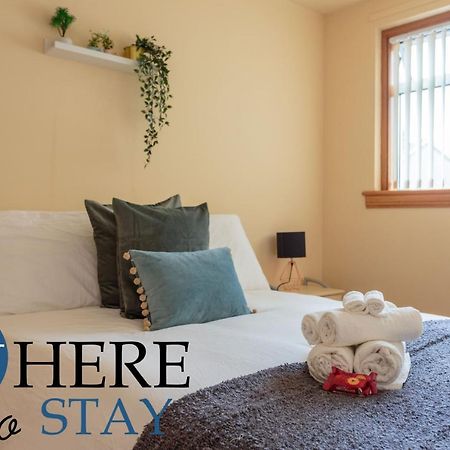Lovely Apartment By The Hillwood Park-Free Parking Edinburgh Ngoại thất bức ảnh
