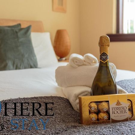 Lovely Apartment By The Hillwood Park-Free Parking Edinburgh Ngoại thất bức ảnh