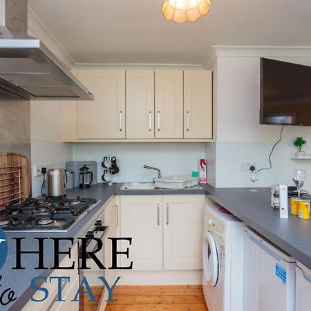 Lovely Apartment By The Hillwood Park-Free Parking Edinburgh Ngoại thất bức ảnh