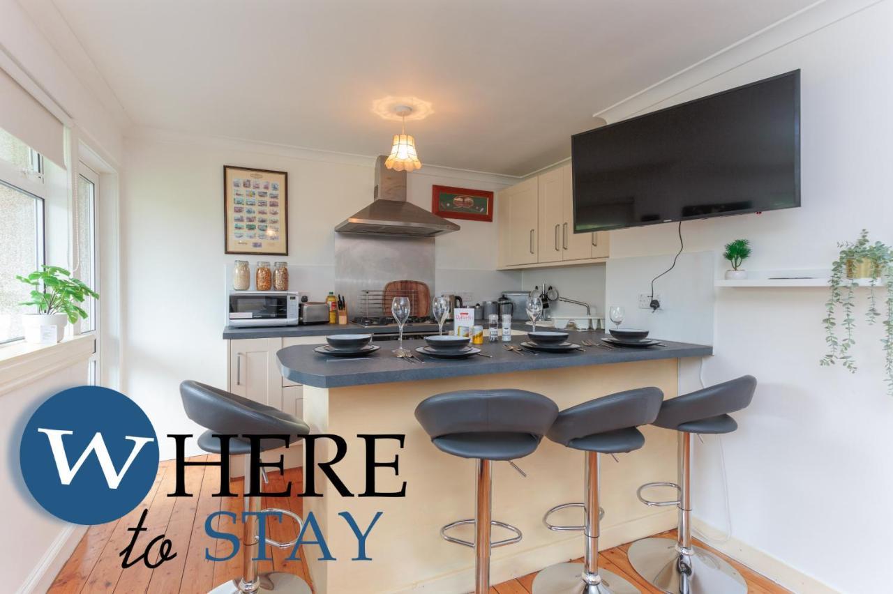 Lovely Apartment By The Hillwood Park-Free Parking Edinburgh Ngoại thất bức ảnh