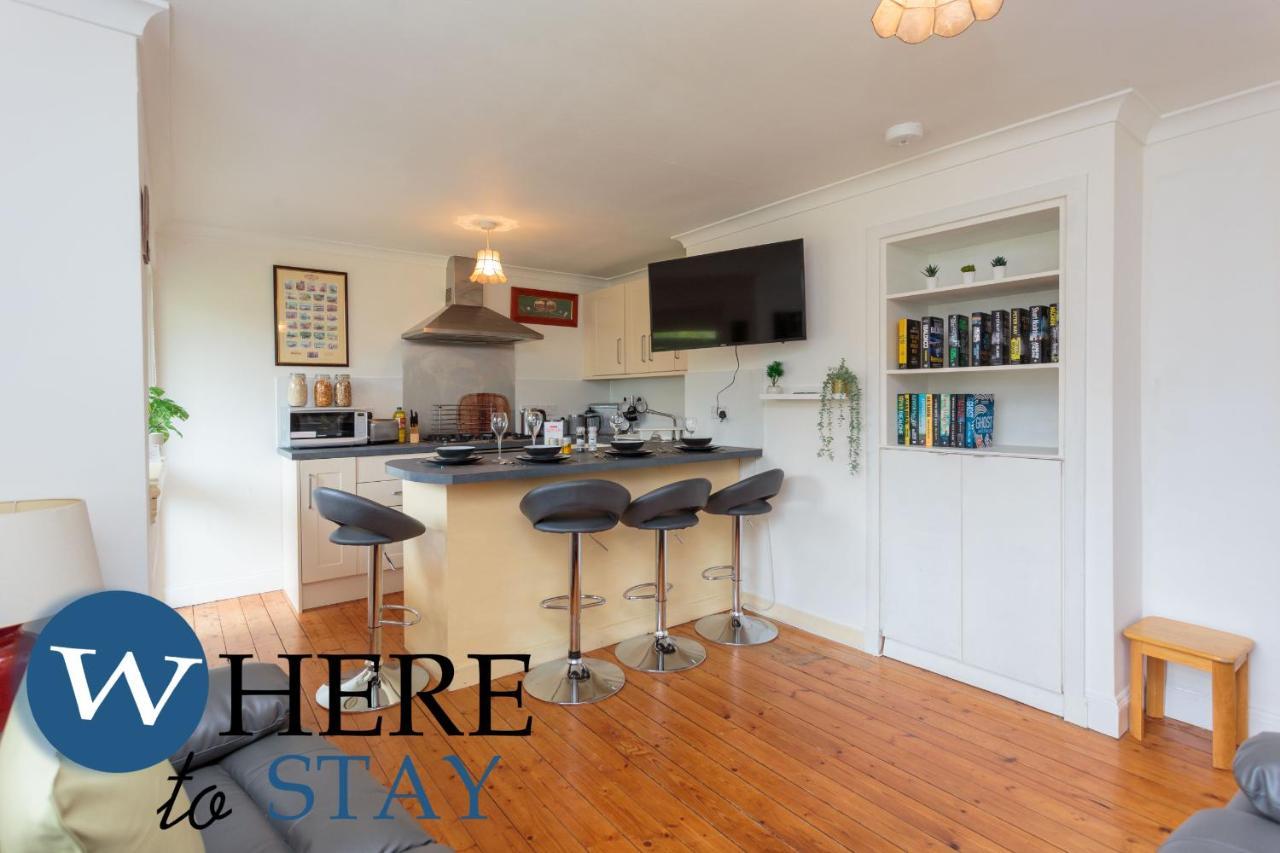 Lovely Apartment By The Hillwood Park-Free Parking Edinburgh Ngoại thất bức ảnh